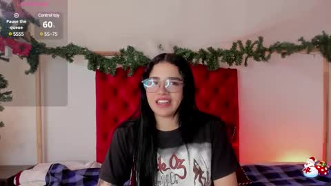 Snapshot of aliice_walker_ chatting on December 9, 2024, 3:33 pm aliice_walker_ online show from December 9, 2024, 3:33 pm