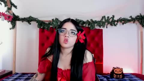 Snapshot of aliice_walker_ chatting on December 10, 2024, 5:33 pm aliice_walker_ online show from December 10, 2024, 5:33 pm
