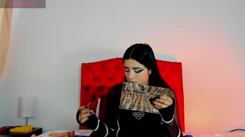 Snapshot of aliice_walker_ chatting on December 17, 2024, 12:33 pm aliice_walker_ online show from December 17, 2024, 12:33 pm