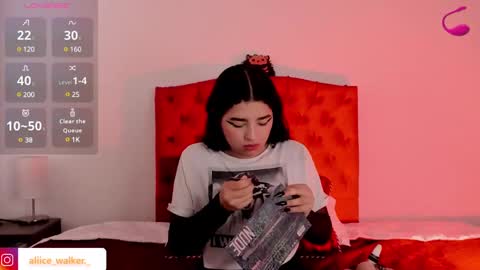 Snapshot of aliice_walker_ chatting on December 23, 2024, 12:41 pm aliice_walker_ online show from December 23, 2024, 12:41 pm