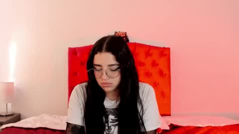Snapshot of aliice_walker_ chatting on December 23, 2024, 6:58 pm aliice_walker_ online show from December 23, 2024, 6:58 pm