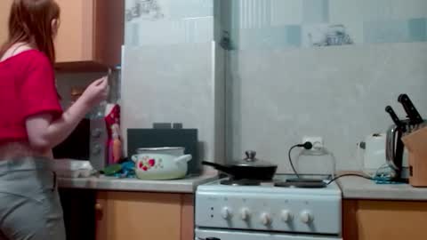 Snapshot of aliiice_stone chatting on October 29, 2025, 1:19 am Alice online show from October 29, 2025, 1:19 am