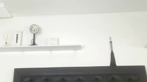 alika_jonhson_ online show from October 15, 2025, 4:56 am