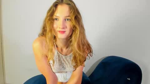 alika_l_v online show from February 9, 2026, 3:16 pm