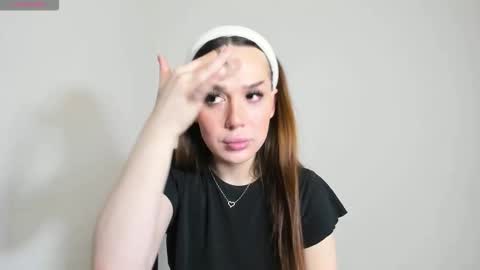 alina_39 online show from October 18, 2025, 1:23 pm