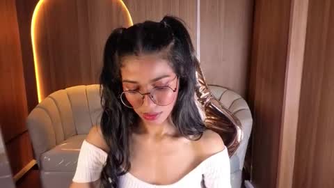 alina_b_ online show from March 2, 2026, 9:32 pm