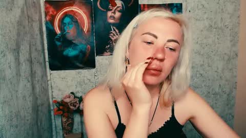 Snapshot of alinafrey_ chatting on May 18, 2026, 3:57 am Alina online show from May 18, 2026, 3:57 am