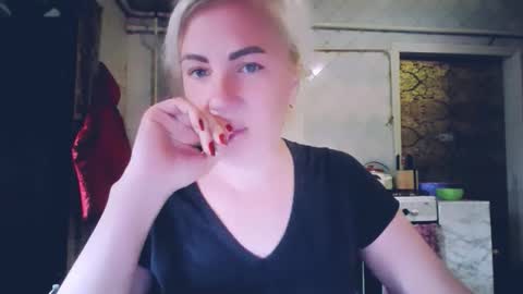Snapshot of alinafrey_ chatting on May 20, 2026, 6:08 am Alina online show from May 20, 2026, 6:08 am