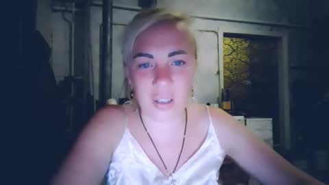 Snapshot of alinafrey_ chatting on May 25, 2026, 6:47 pm Alina online show from May 25, 2026, 6:47 pm