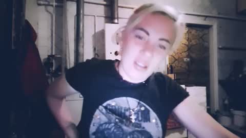 Snapshot of alinafrey_ chatting on May 28, 2026, 6:05 pm Alina online show from May 28, 2026, 6:05 pm