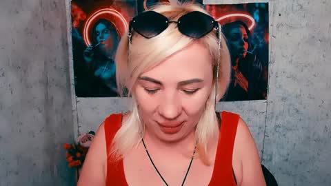 Snapshot of alinafrey_ chatting on June 2, 2026, 6:26 am Alina online show from June 2, 2026, 6:26 am