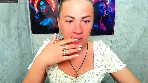 Snapshot of alinafrey_ chatting on June 16, 2026, 4:48 am Alina online show from June 16, 2026, 4:48 am