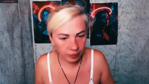 Snapshot of alinafrey_ chatting on June 18, 2026, 4:46 am Alina online show from June 18, 2026, 4:46 am
