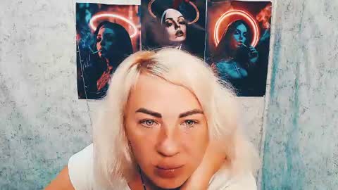 Snapshot of alinafrey_ chatting on July 17, 2026, 4:19 am Alina online show from July 17, 2026, 4:19 am