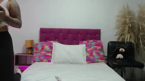 lili online show from March 11, 2025, 3:26 am