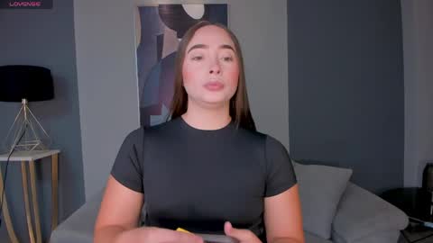 Snapshot of alinakravitz_ chatting on June 3, 2026, 6:46 pm alinakravitz_ online show from June 3, 2026, 6:46 pm