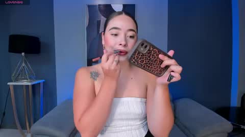 Snapshot of alinakravitz_ chatting on June 4, 2026, 5:52 pm alinakravitz_ online show from June 4, 2026, 5:52 pm