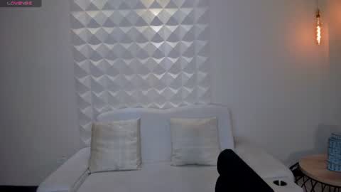 Snapshot of alinakravitz_ chatting on June 10, 2026, 8:08 pm alinakravitz_ online show from June 10, 2026, 8:08 pm