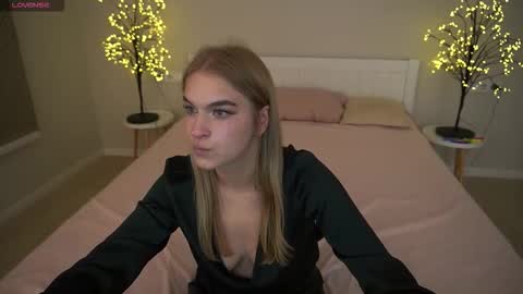 Alina online show from November 16, 2025, 8:25 pm