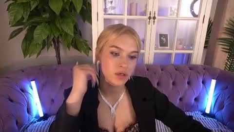 Snapshot of alinalemon chatting on June 9, 2026, 7:25 pm Alina online show from June 9, 2026, 7:25 pm