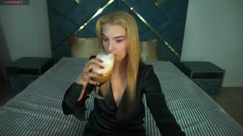 Snapshot of alinalemon chatting on June 19, 2026, 8:34 pm Alina online show from June 19, 2026, 8:34 pm