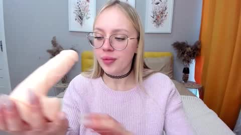 alinaocean online show from November 22, 2025, 8:13 am