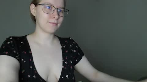 Snapshot of alinasei chatting on July 3, 2026, 10:32 am alinasei online show from July 3, 2026, 10:32 am