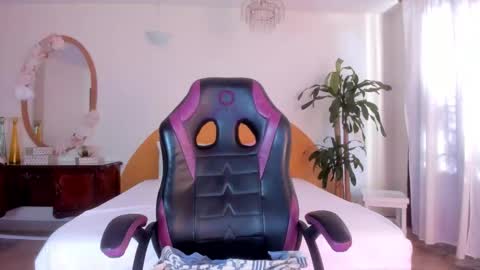 AlinaSimmons online show from March 19, 2026, 12:53 pm