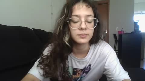 Snapshot of alinebani chatting on July 2, 2026, 3:07 pm Aline online show from July 2, 2026, 3:07 pm