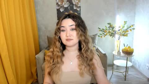alineleee online show from March 27, 2026, 11:43 am
