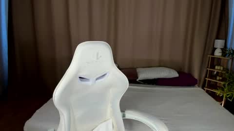 Snapshot of alis_tauber chatting on June 15, 2026, 9:22 am Alis online show from June 15, 2026, 9:22 am