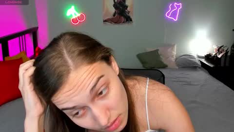 alisa__kelly online show from October 14, 2025, 1:17 am
