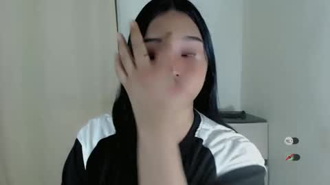 Shanti xhey online show from February 18, 2026, 7:43 pm