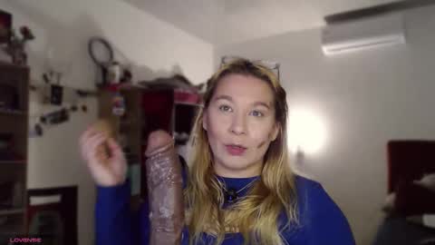 Snapshot of alisa_u chatting on June 1, 2026, 9:49 pm alisa_u online show from June 1, 2026, 9:49 pm