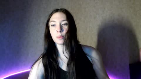 alisaadoll online show from January 7, 2025, 3:54 pm