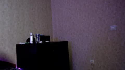 alisaadoll online show from February 12, 2025, 5:16 pm