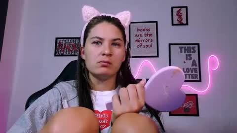 Snapshot of alisarossy chatting on June 17, 2026, 1:23 pm Alisa online show from June 17, 2026, 1:23 pm