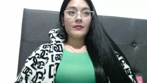 Snapshot of alisha_9997 chatting on October 6, 2025, 12:52 am alisha_9997 online show from October 6, 2025, 12:52 am