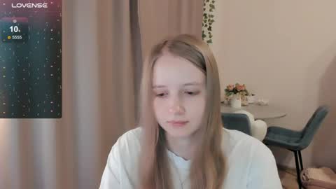 Snapshot of alisha_ley chatting on June 13, 2026, 5:22 pm Alya online show from June 13, 2026, 5:22 pm