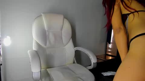 alishaevans_rs online show from September 14, 2025, 9:36 pm