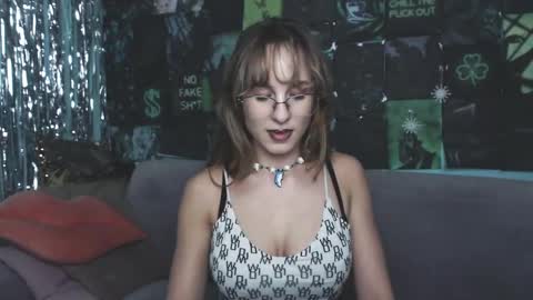 alishakelly online show from November 15, 2025, 2:13 pm