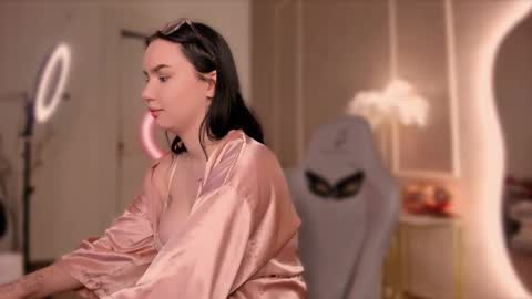 Alisia online show from February 22, 2025, 8:50 am