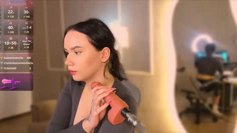 Alisia online show from March 5, 2025, 8:43 am