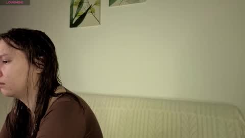 Alisia online show from October 26, 2025, 5:02 am