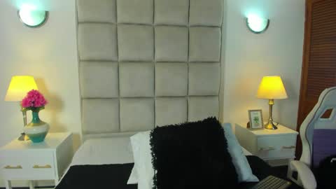 Snapshot of alison__joness chatting on May 27, 2026, 8:17 pm Alison online show from May 27, 2026, 8:17 pm