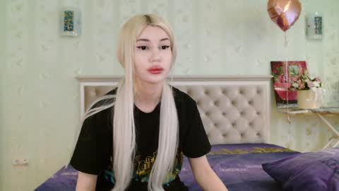 Snapshot of alison_moonlight chatting on May 11, 2026, 4:04 pm Alison online show from May 11, 2026, 4:04 pm