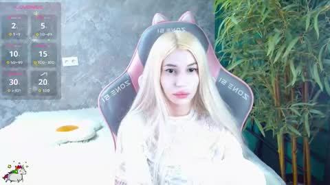 Snapshot of alison_moonlight chatting on July 3, 2026, 8:37 pm Alison online show from July 3, 2026, 8:37 pm