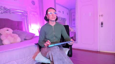 Snapshot of alisonfishert chatting on February 11, 2025, 11:54 am Alison Fishert online show from February 11, 2025, 11:54 am