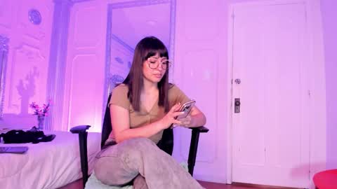 Snapshot of alisonfishert chatting on November 1, 2025, 4:31 pm Alison Fishert online show from November 1, 2025, 4:31 pm