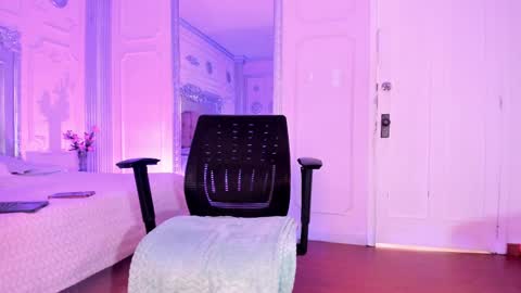 Snapshot of alisonfishert chatting on November 4, 2025, 12:59 pm Alison Fishert online show from November 4, 2025, 12:59 pm